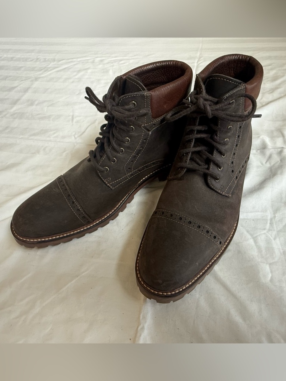 Warfield & Grand Dark Brown Suede Chukka Boots with Chocolate Collar Men’s 9 1/2